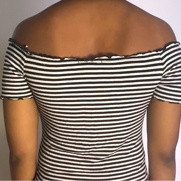 Striped Off-the-Shoulder Top - Picture 2 of 4